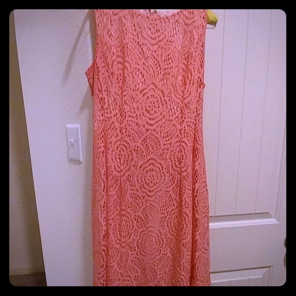 Eva Mendes lace sheath dress